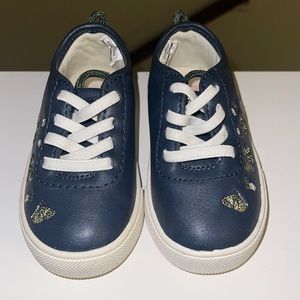 Toddler girls OshKosh B’Gosh sneakers size 6